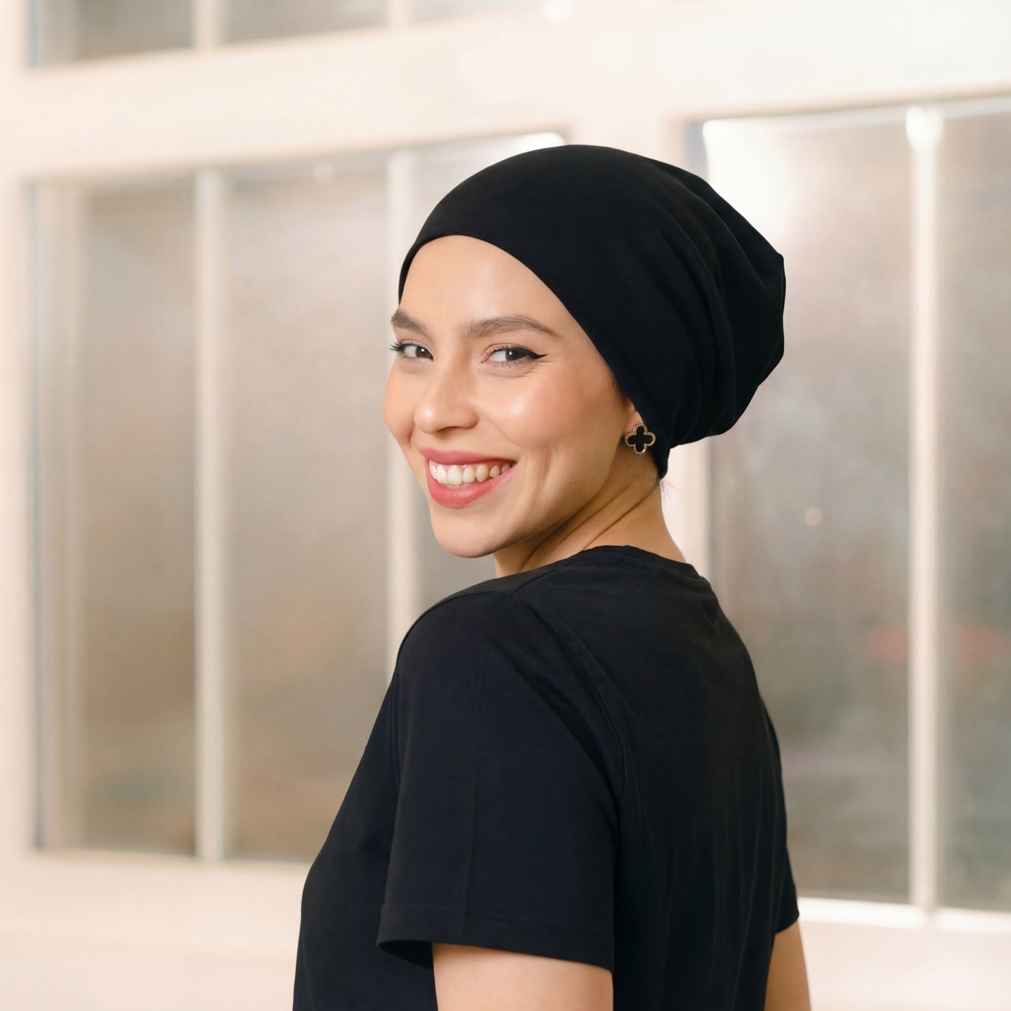 RRby 6Q-Beanie Black